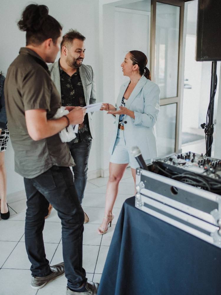 Paula organizando un evento
